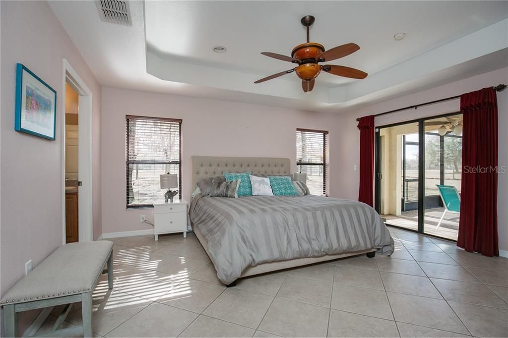 Recently Sold: $380,000 (3 beds, 2 baths, 1597 Square Feet)