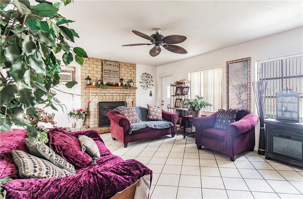 Recently Sold: $150,000 (2 beds, 1 baths, 912 Square Feet)