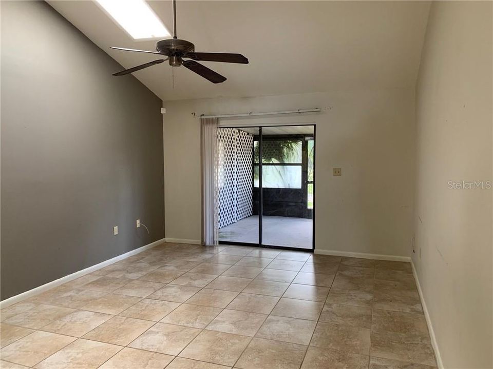 Recently Rented: $885 (2 beds, 1 baths, 1283 Square Feet)