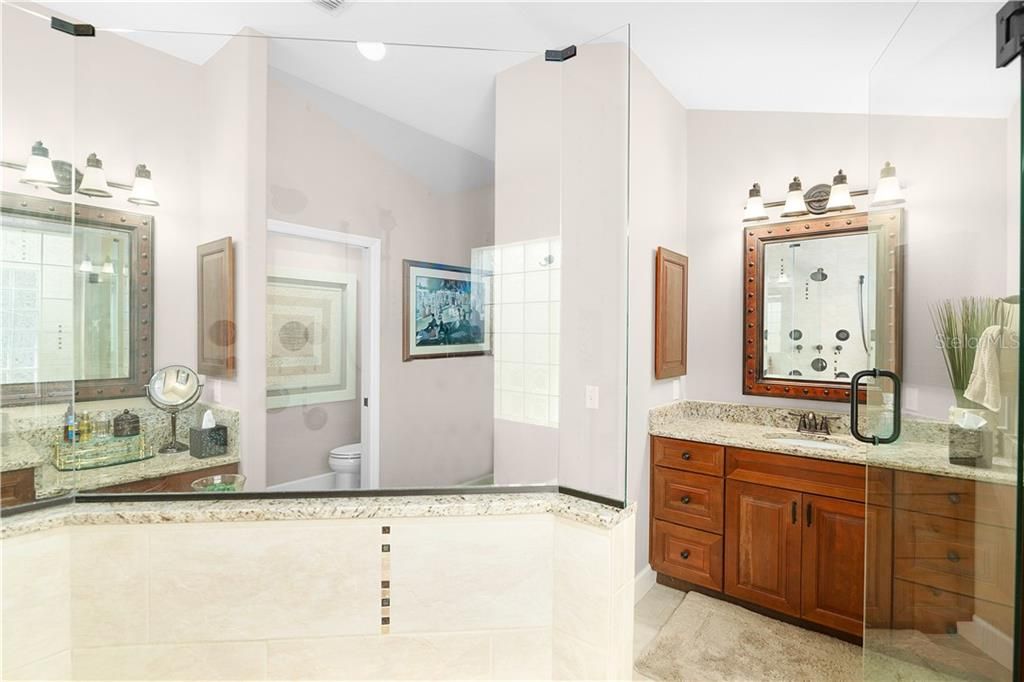 最近售出: $799,900 (3 贝兹, 2 浴室, 2929 平方英尺)