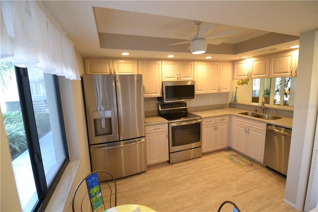 Recently Sold: $165,000 (2 beds, 2 baths, 1151 Square Feet)