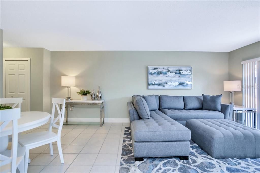 Recently Sold: $272,000 (2 beds, 2 baths, 912 Square Feet)