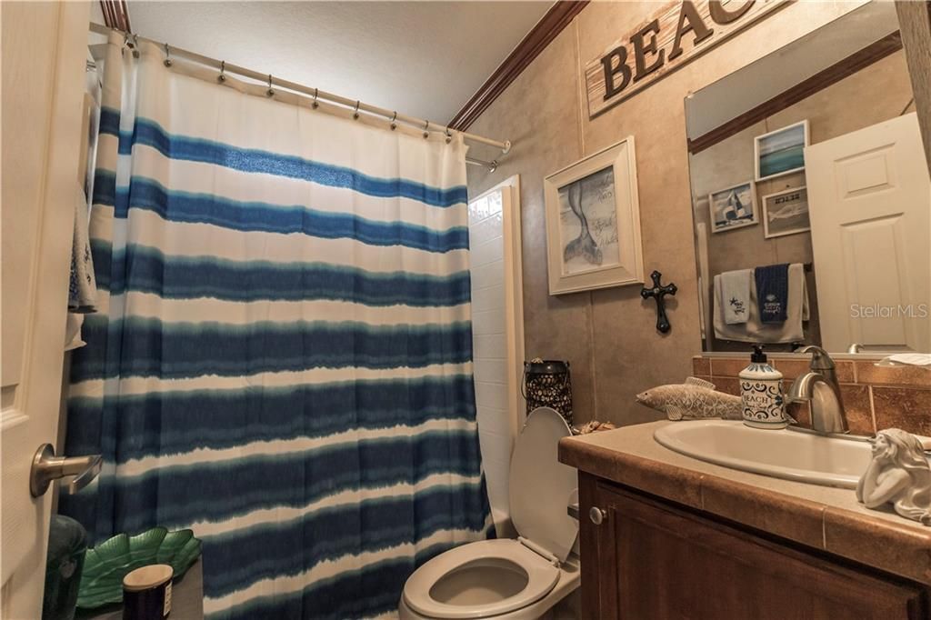 最近售出: $175,000 (3 贝兹, 2 浴室, 1782 平方英尺)