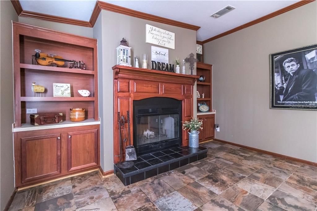 Recently Sold: $175,000 (3 beds, 2 baths, 1782 Square Feet)