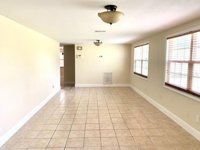 Recently Sold: $178,000 (3 beds, 2 baths, 1376 Square Feet)