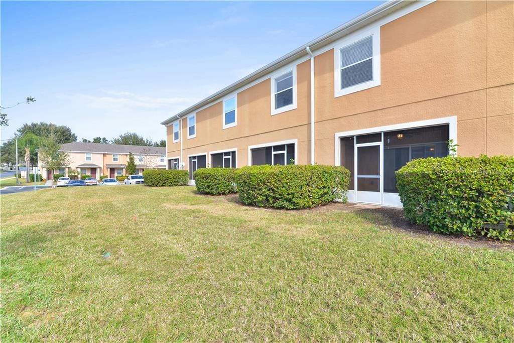 Recently Sold: $167,000 (2 beds, 2 baths, 1076 Square Feet)