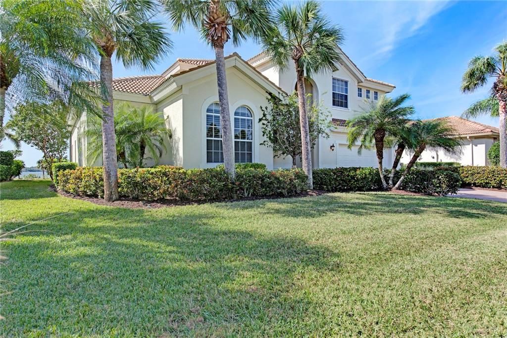 Recently Sold: $685,000 (3 beds, 3 baths, 3445 Square Feet)