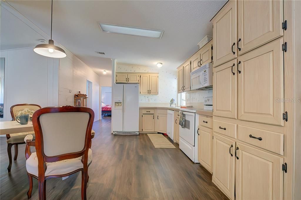 Recently Sold: $132,000 (2 beds, 2 baths, 1296 Square Feet)