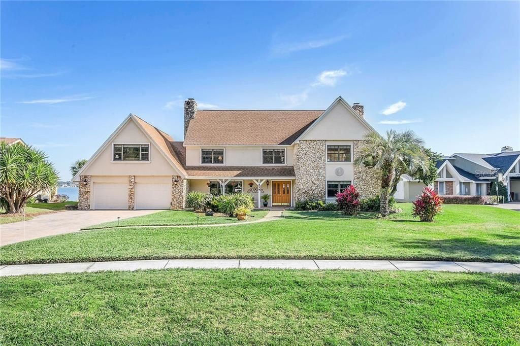 Recently Sold: $1,095,000 (5 beds, 2 baths, 4180 Square Feet)