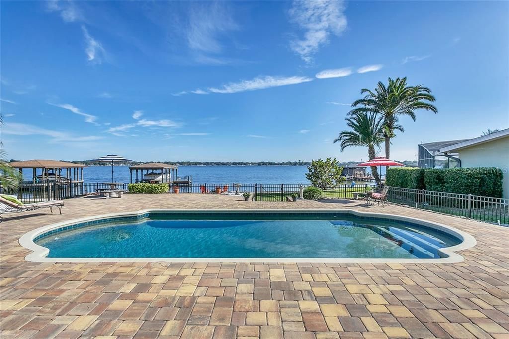 Recently Sold: $1,095,000 (5 beds, 2 baths, 4180 Square Feet)