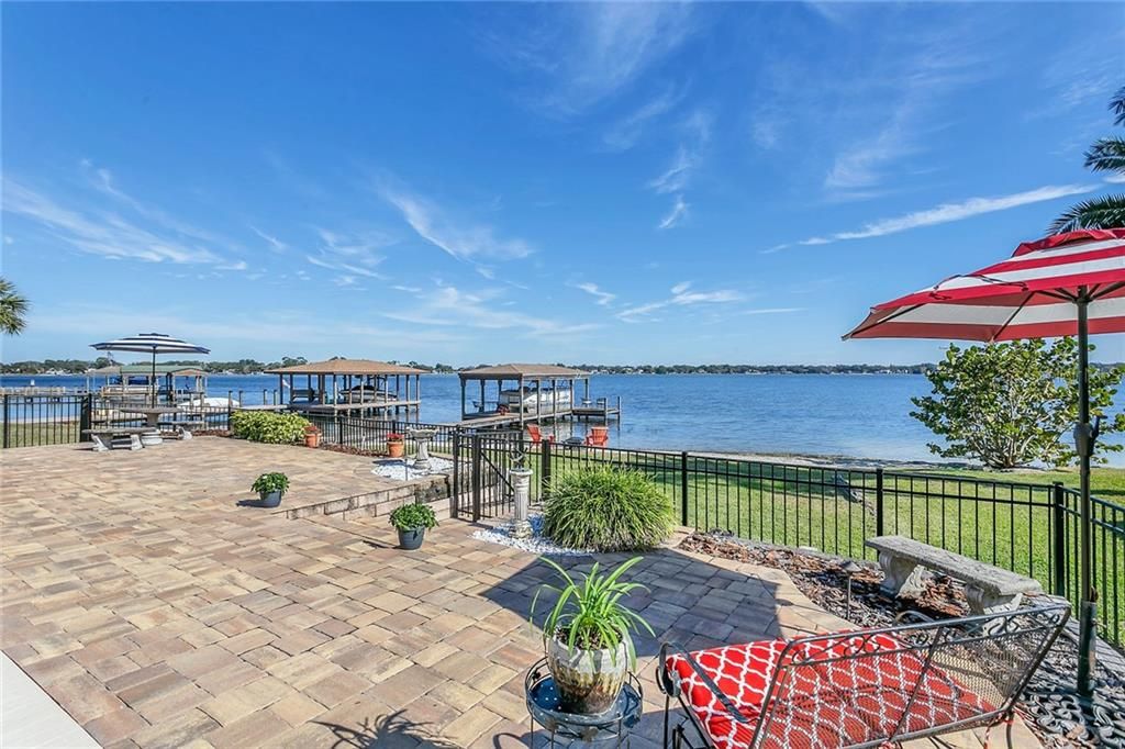 Recently Sold: $1,095,000 (5 beds, 2 baths, 4180 Square Feet)