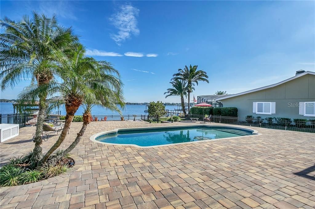 Recently Sold: $1,095,000 (5 beds, 2 baths, 4180 Square Feet)