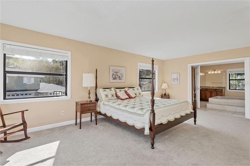 Recently Sold: $1,095,000 (5 beds, 2 baths, 4180 Square Feet)