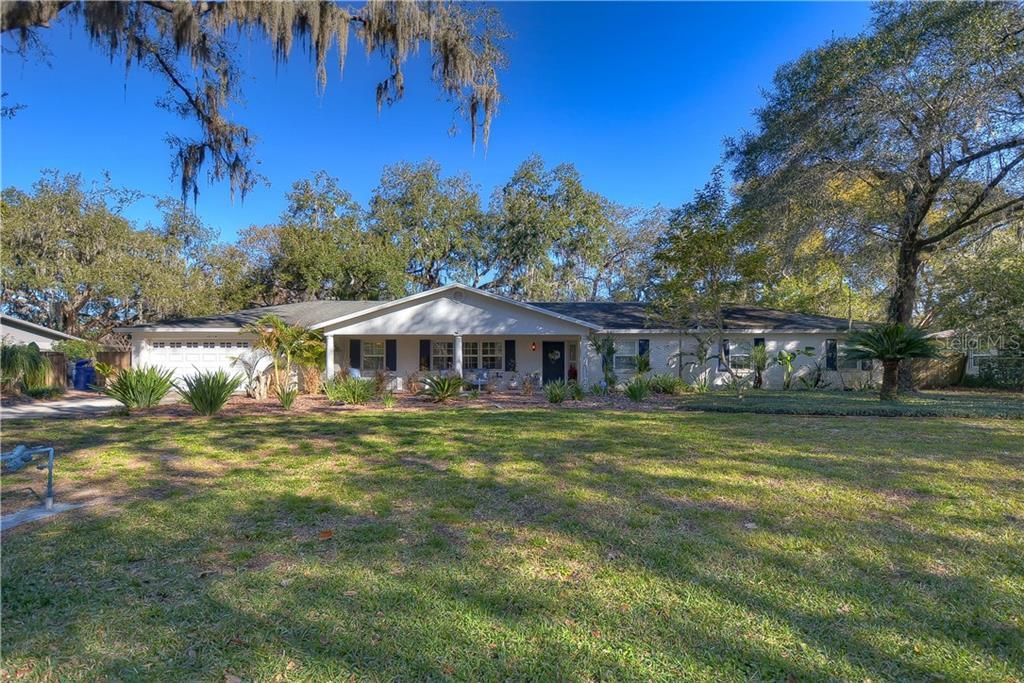 Who wouldn't want to live on the Hillsborough River with CONSERVATION and WATERFRONT on an amazing lot?