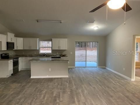 Recently Rented: $1,595 (3 beds, 2 baths, 1399 Square Feet)