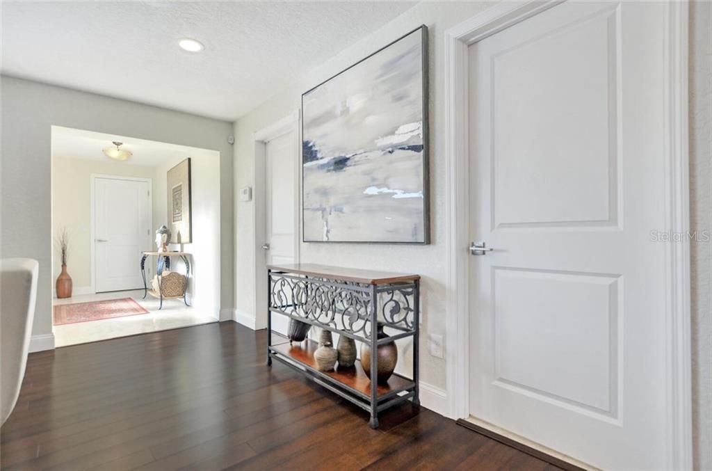 Recently Sold: $1,050,000 (3 beds, 3 baths, 2268 Square Feet)