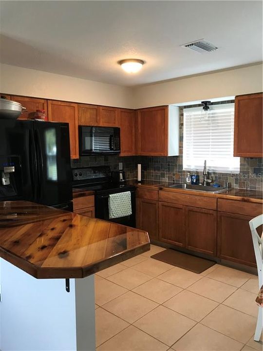Recently Sold: $175,000 (3 beds, 2 baths, 1248 Square Feet)