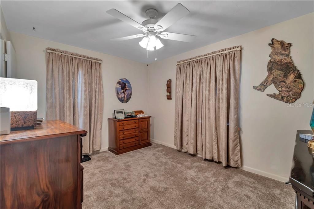 Recently Sold: $135,000 (2 beds, 1 baths, 936 Square Feet)