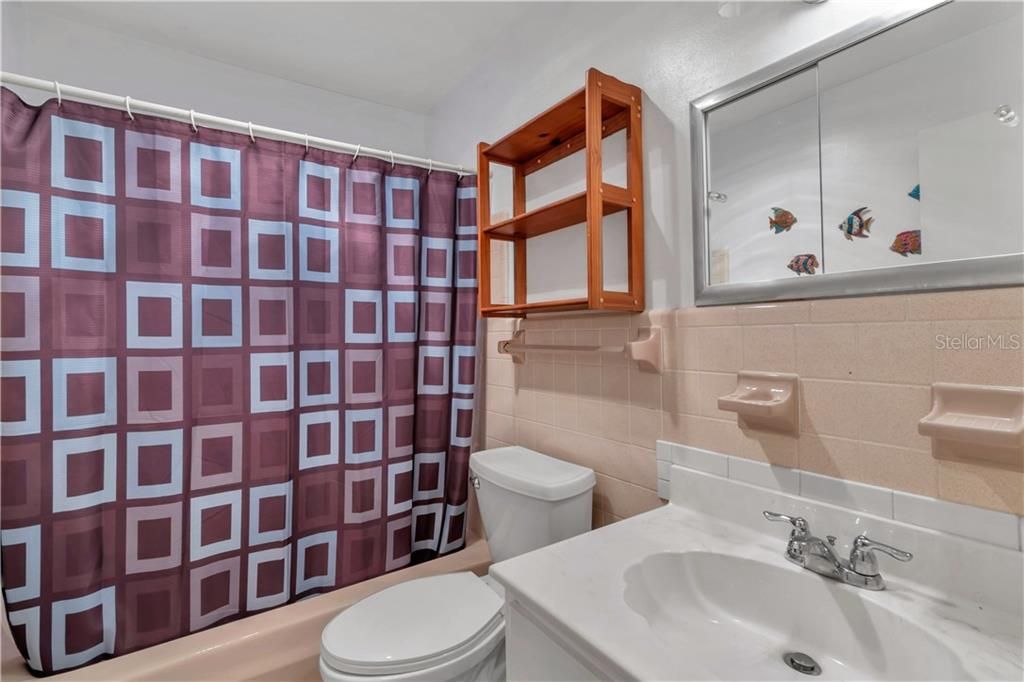 最近售出: $135,000 (2 贝兹, 1 浴室, 936 平方英尺)