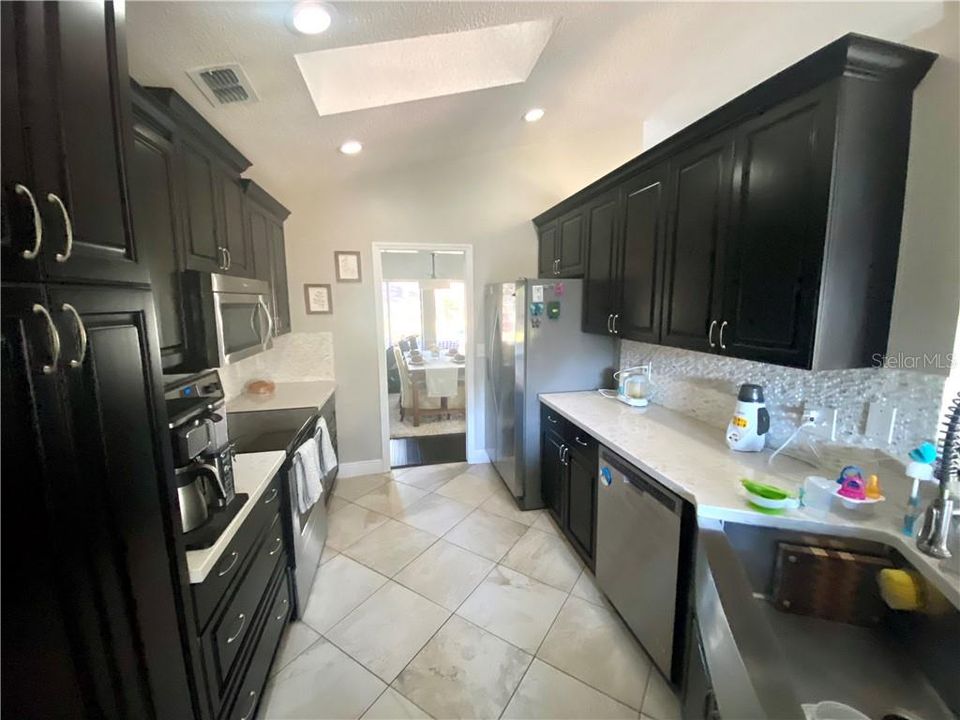 Recently Sold: $364,500 (3 beds, 2 baths, 1915 Square Feet)