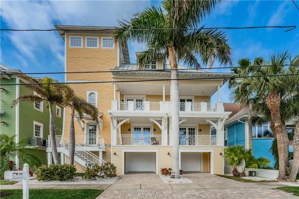 Recently Sold: $4,400,000 (5 beds, 5 baths, 4068 Square Feet)