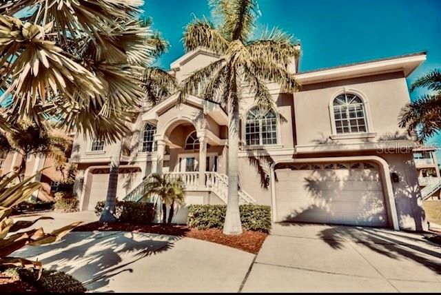 Recently Sold: $1,275,000 (5 beds, 4 baths, 4731 Square Feet)