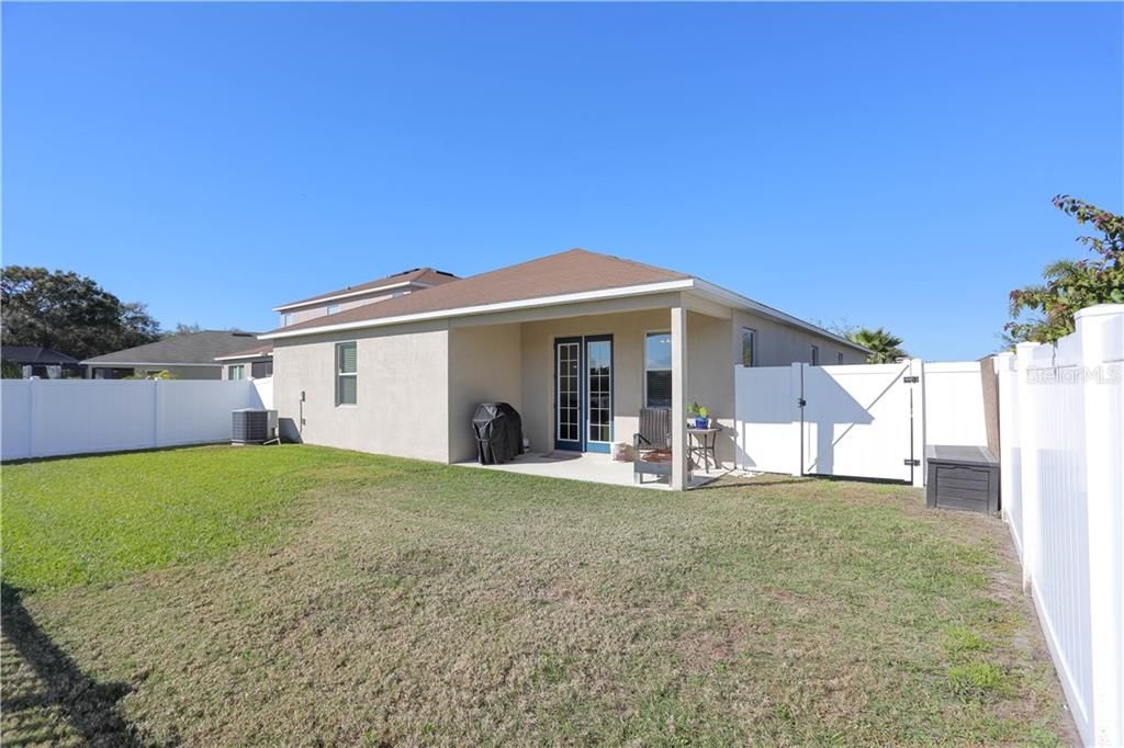 Recently Sold: $276,500 (3 beds, 2 baths, 1983 Square Feet)