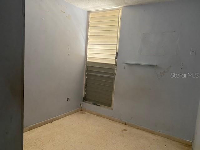 Vendido Recientemente: $73,000 (3 camas, 1 baños, 5470 Pies cuadrados)