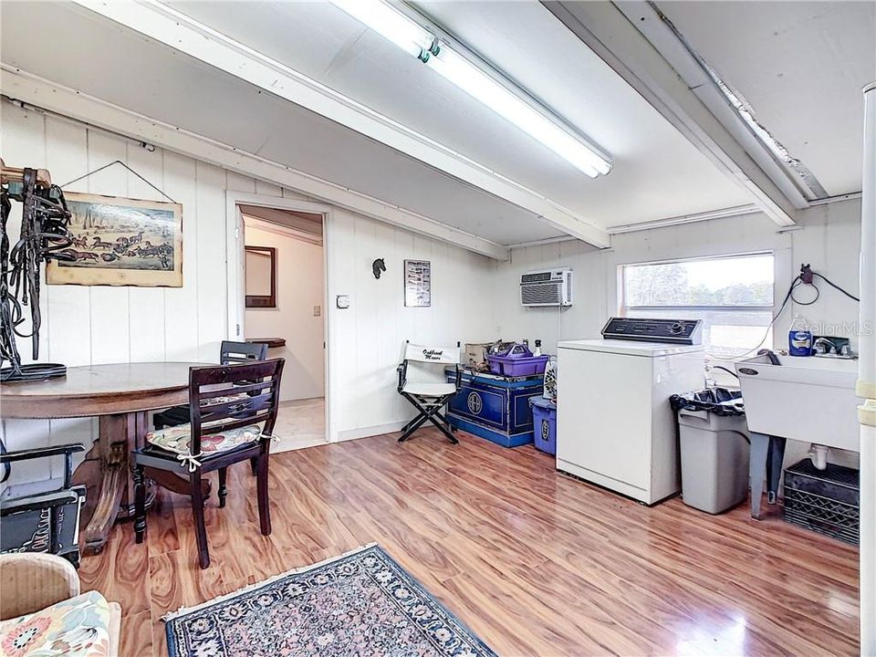 Recently Sold: $695,000 (2 beds, 2 baths, 2637 Square Feet)