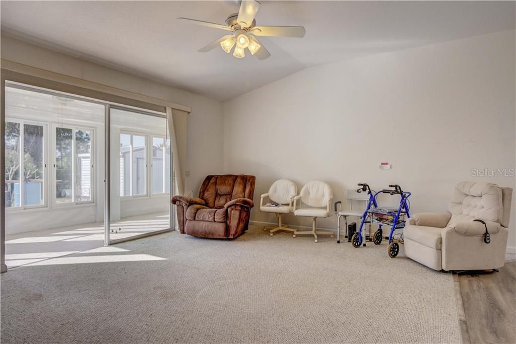 Recently Sold: $204,900 (3 beds, 2 baths, 1288 Square Feet)