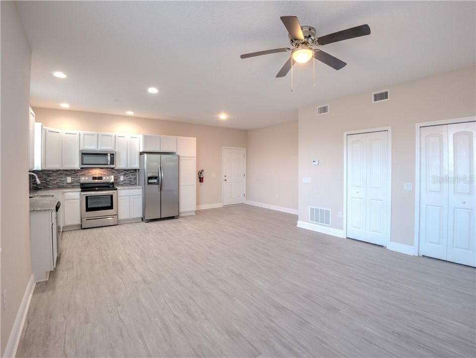 Recently Rented: $1,350 (2 beds, 2 baths, 1065 Square Feet)