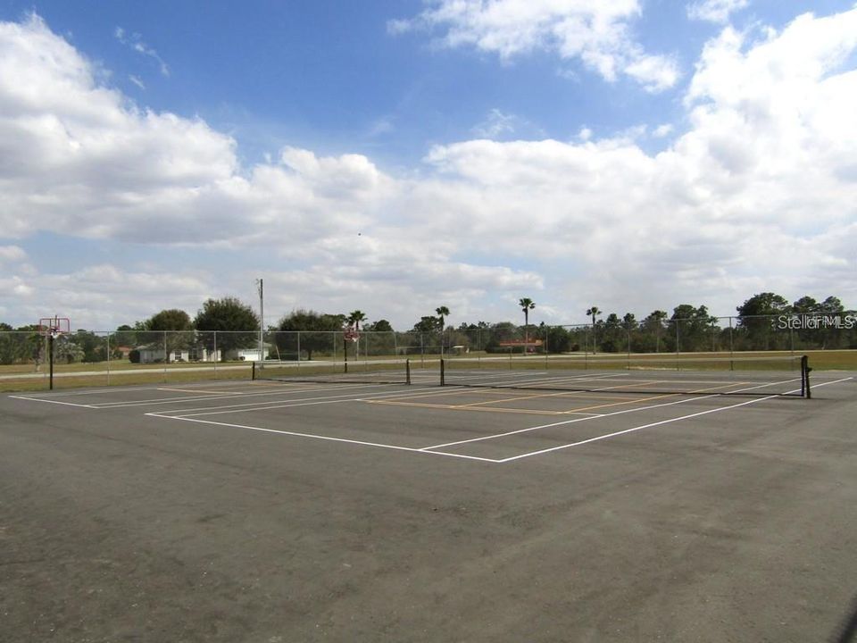 COMMUNITY TENNIS COURTS