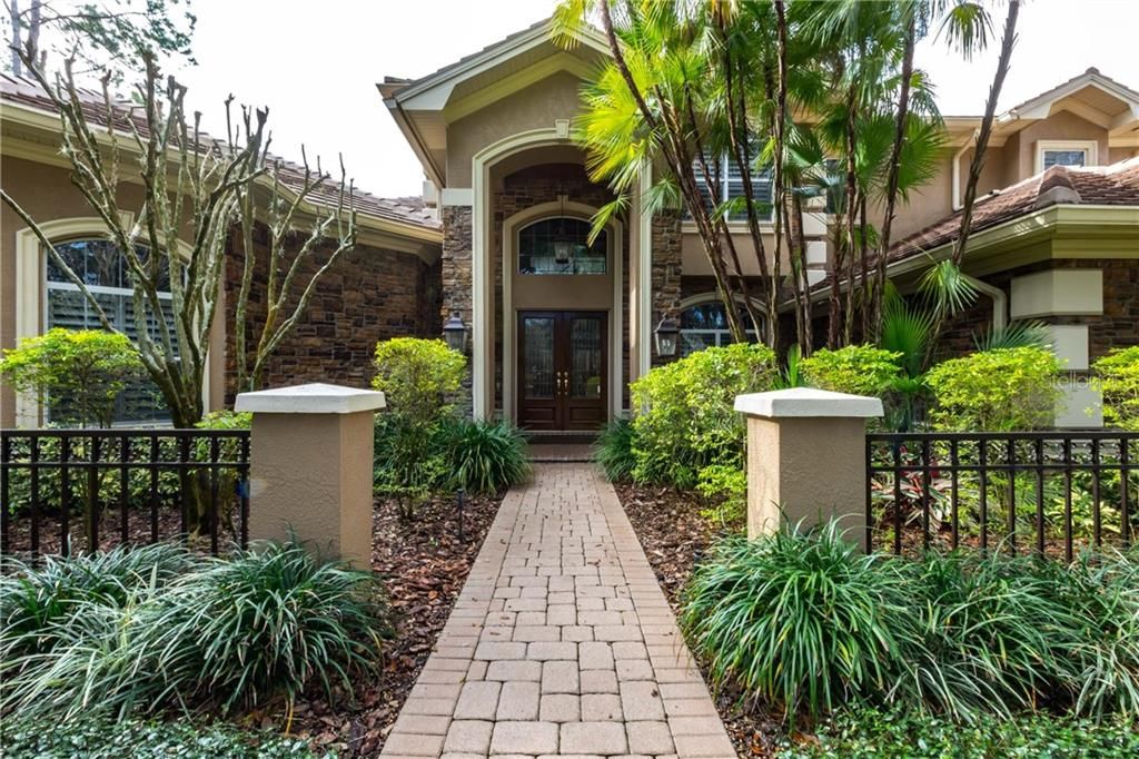 Recently Sold: $2,250,000 (5 beds, 6 baths, 6383 Square Feet)