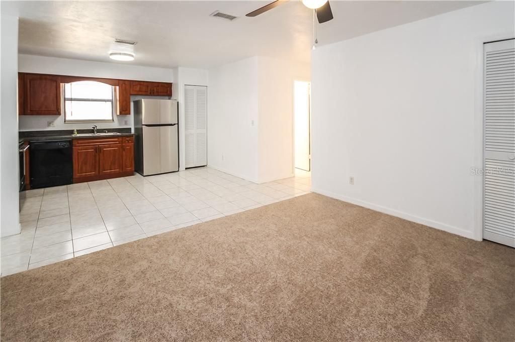 Recently Rented: $1,299 (2 beds, 2 baths, 1095 Square Feet)