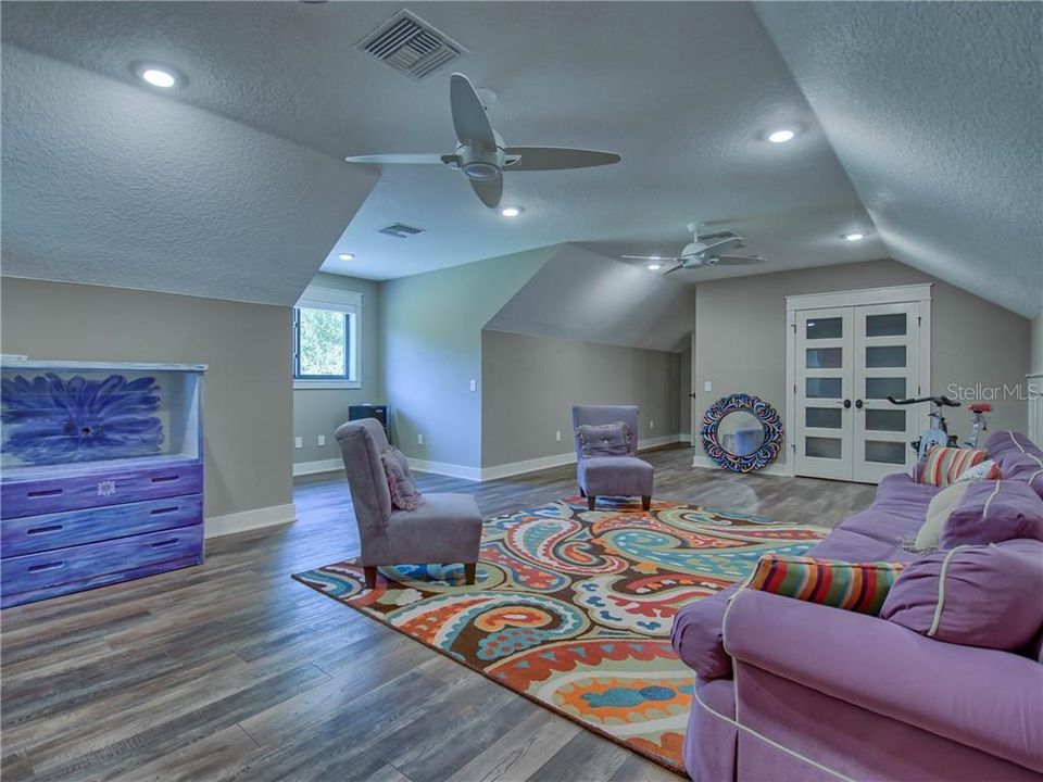 BONUS ROOM - LARGE CUSTOM CLOSET