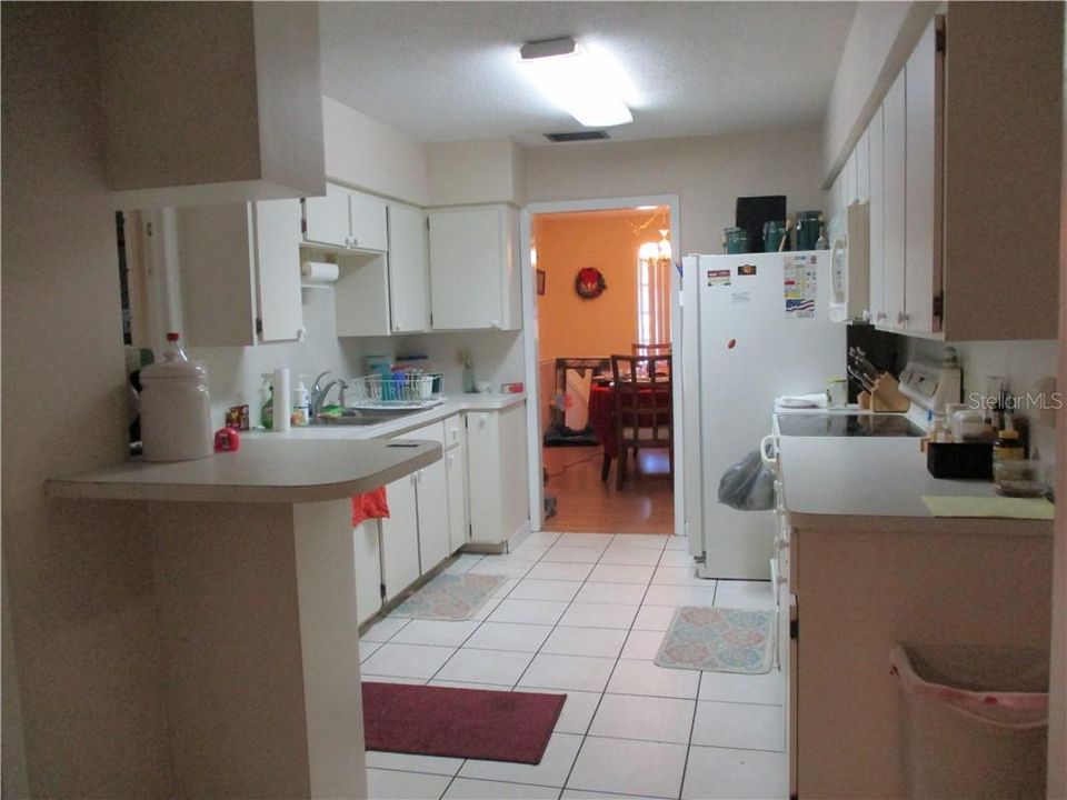 Nice convenient layout for kitchen, leads to formal Dining, office, Family room and Garage.
