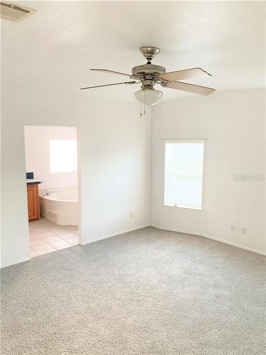 Recently Sold: $185,000 (3 beds, 2 baths, 1605 Square Feet)