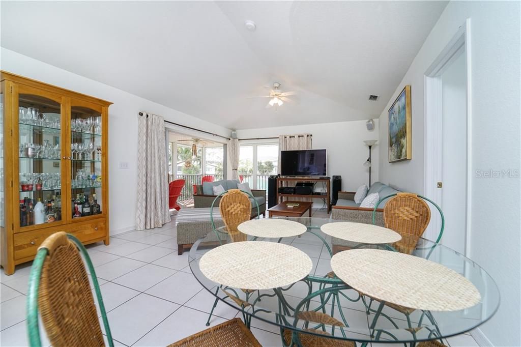 Recently Sold: $599,000 (3 beds, 2 baths, 1418 Square Feet)