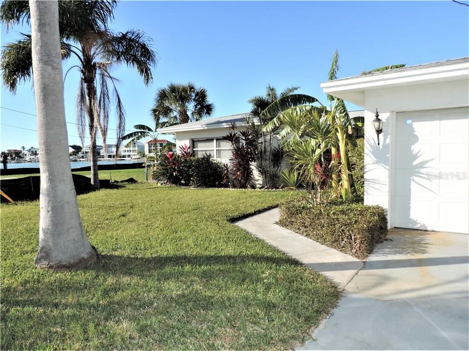 Recently Sold: $869,000 (3 beds, 2 baths, 1512 Square Feet)