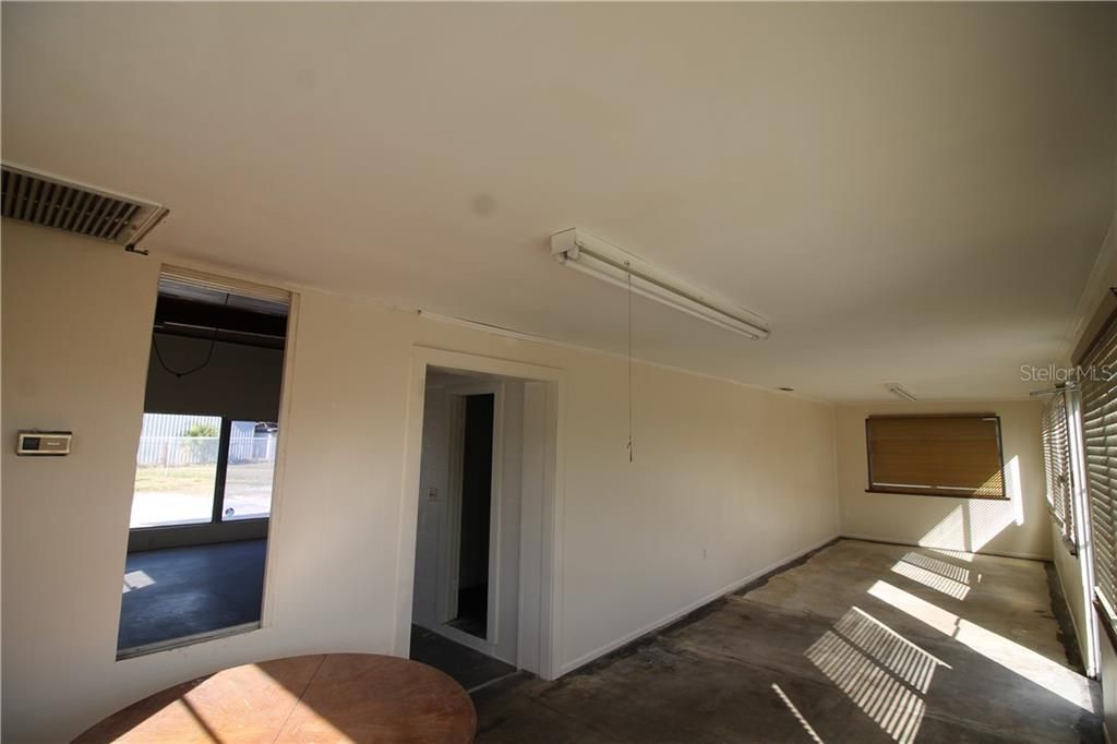 10 X 37 FT FRONT ROOM IN THE MAIN BUILDING