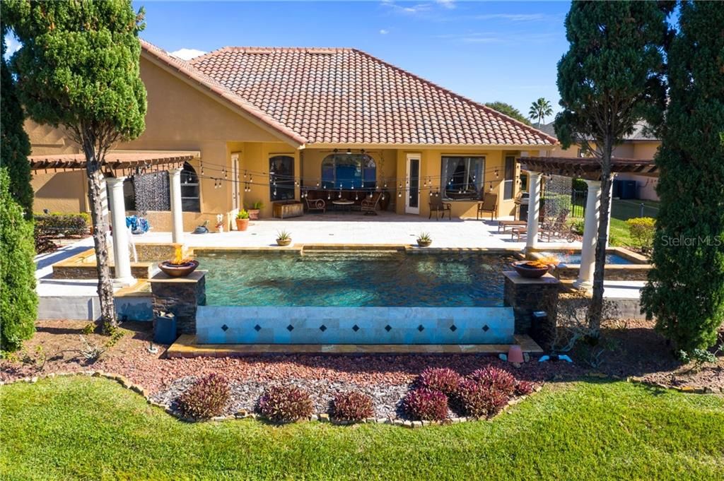 Recently Sold: $985,000 (5 beds, 3 baths, 3357 Square Feet)