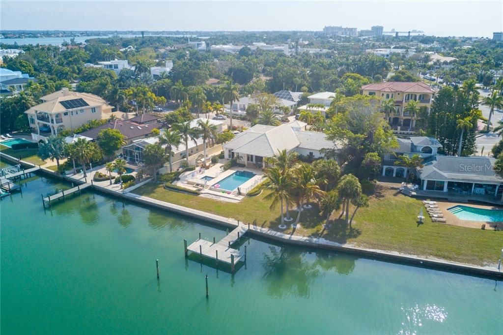 Recently Sold: $4,300,000 (4 beds, 2 baths, 3366 Square Feet)