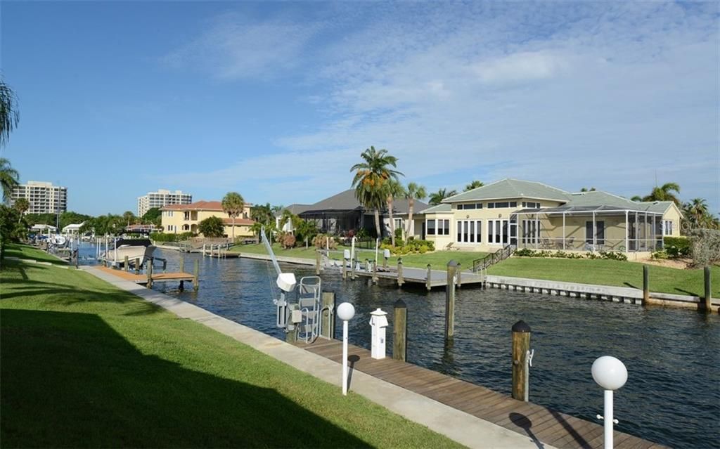 Recently Sold: $1,500,000 (3 beds, 2 baths, 3070 Square Feet)