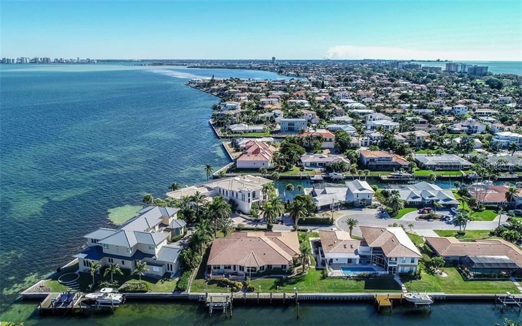 Recently Sold: $1,500,000 (3 beds, 2 baths, 3070 Square Feet)