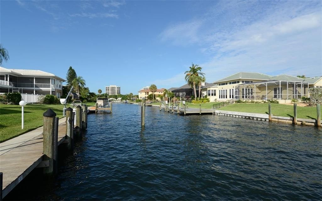 Recently Sold: $1,500,000 (3 beds, 2 baths, 3070 Square Feet)