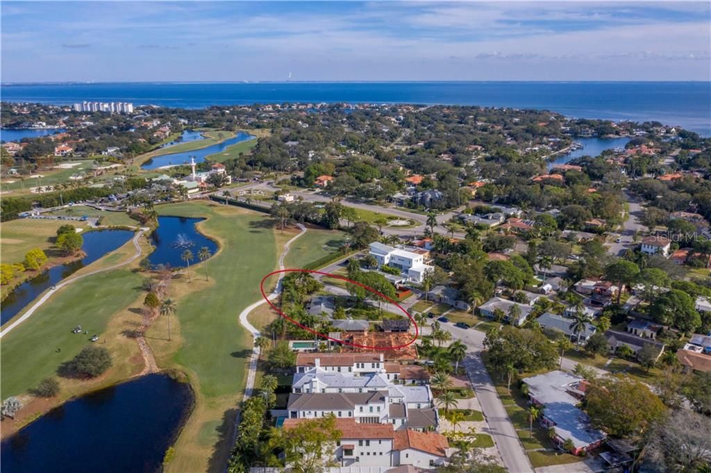 Situated in Snell Isle directly on the Vinoy Golf Course, an easy walk to the club
