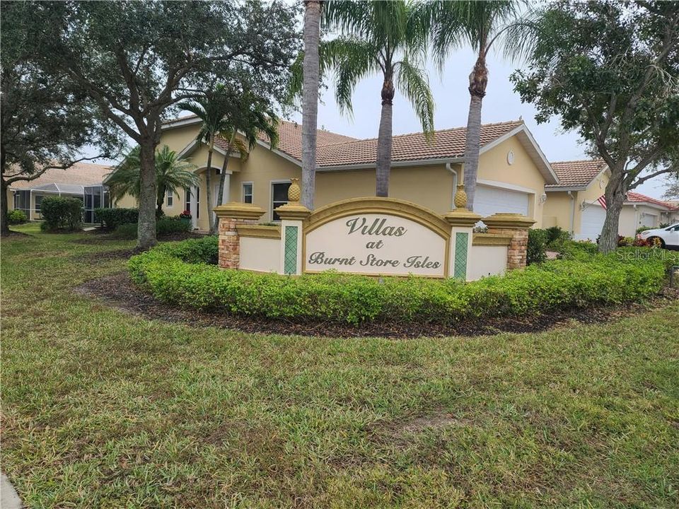 Recently Sold: $238,000 (2 beds, 2 baths, 1451 Square Feet)