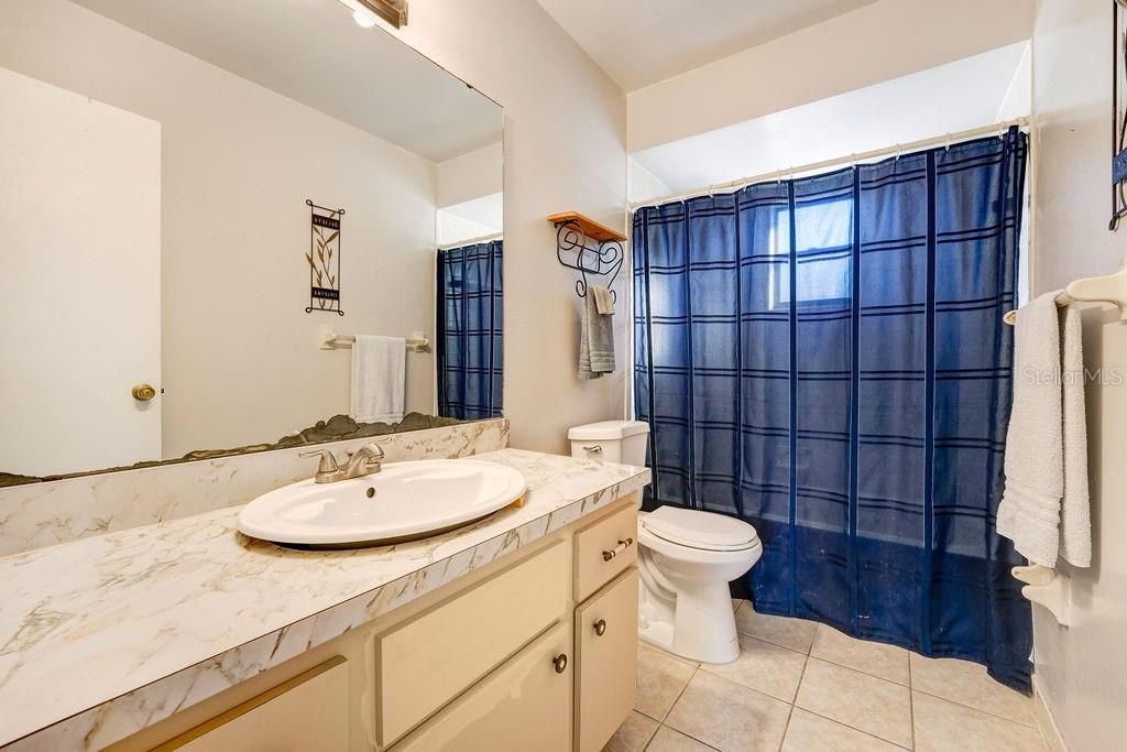 最近售出: $190,000 (3 贝兹, 2 浴室, 1470 平方英尺)