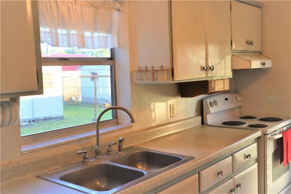 Vendido Recientemente: $87,900 (2 camas, 1 baños, 796 Pies cuadrados)