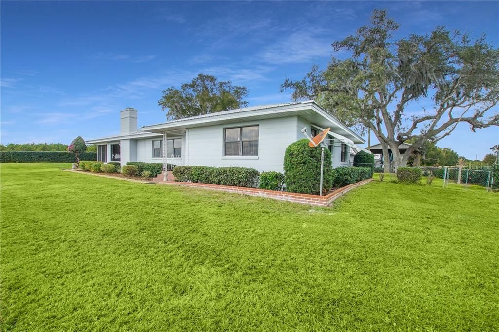 Recently Sold: $850,000 (3 beds, 3 baths, 2536 Square Feet)